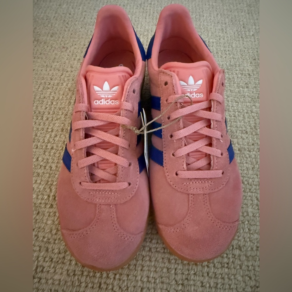 Adidas, gazelles, women’s/girls size 4